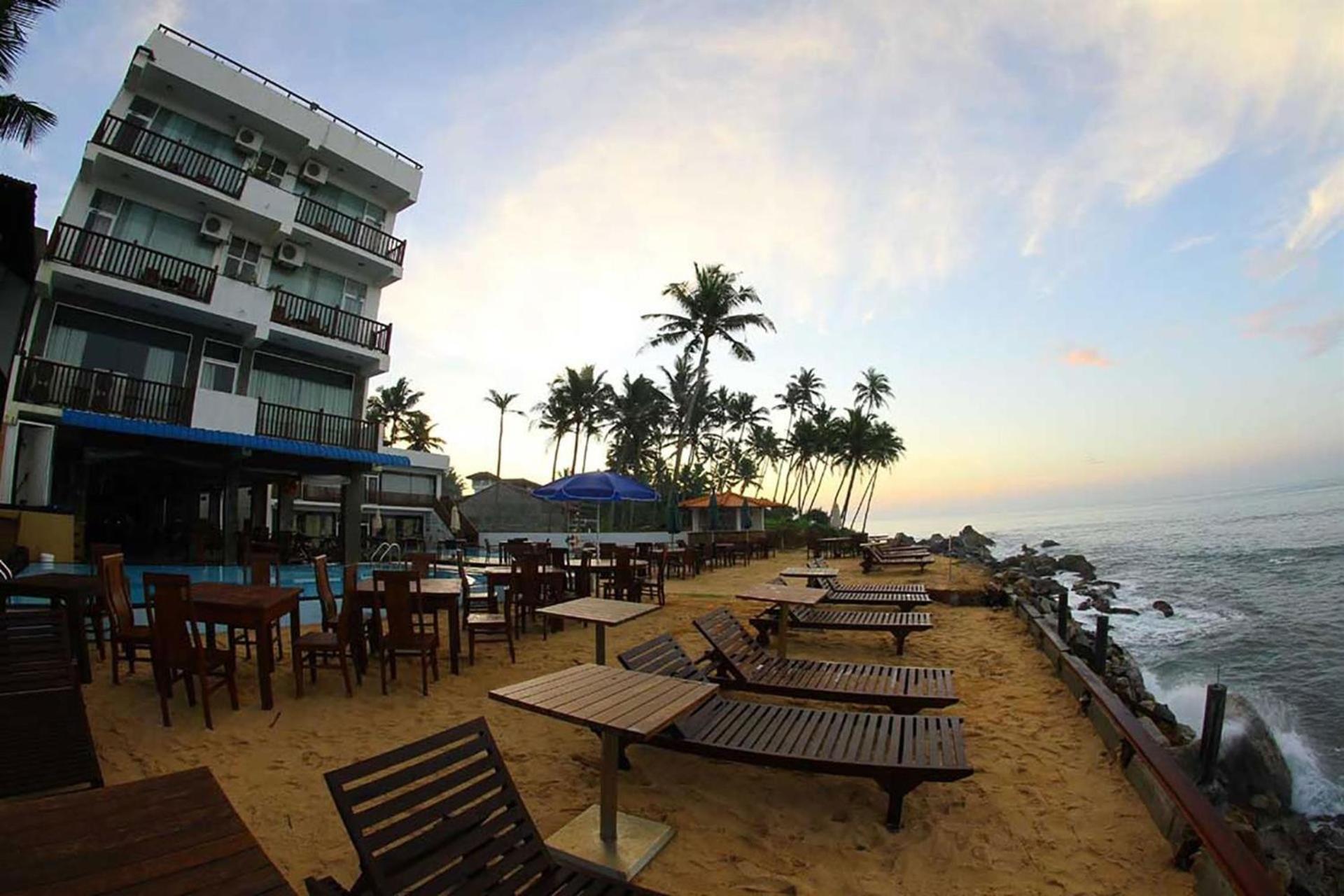 Rock Fort Beach Resort Unawatuna Exterior photo